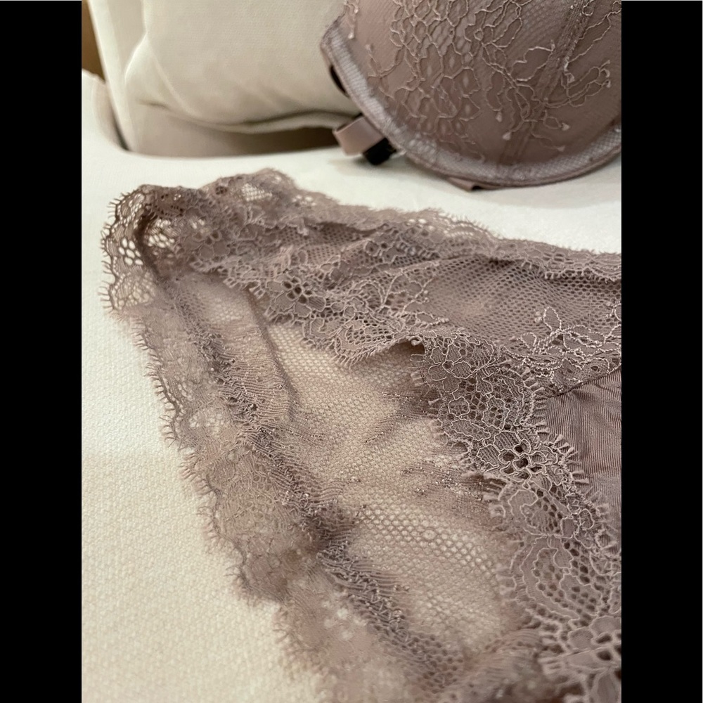 ❤️ BEAUTIFUL BRAND NEW NVR WORN LIGHT MAUVE/GRAY LACY & SEXY VS SET! - Picture 6 of 15